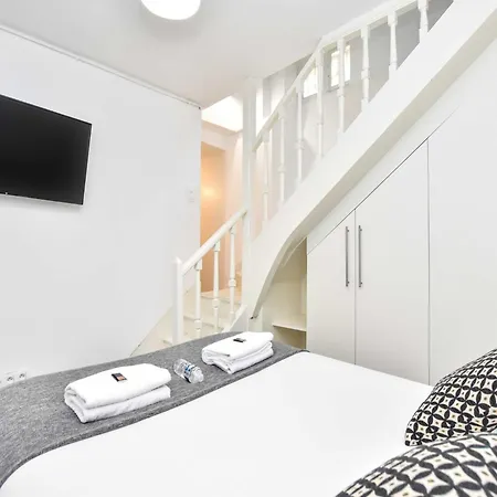 Welcoming - 1br 6p - Madeleine Apartamento